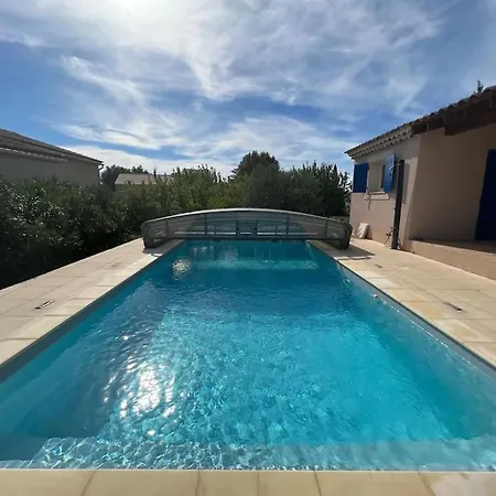 Les Abeilles Holiday home